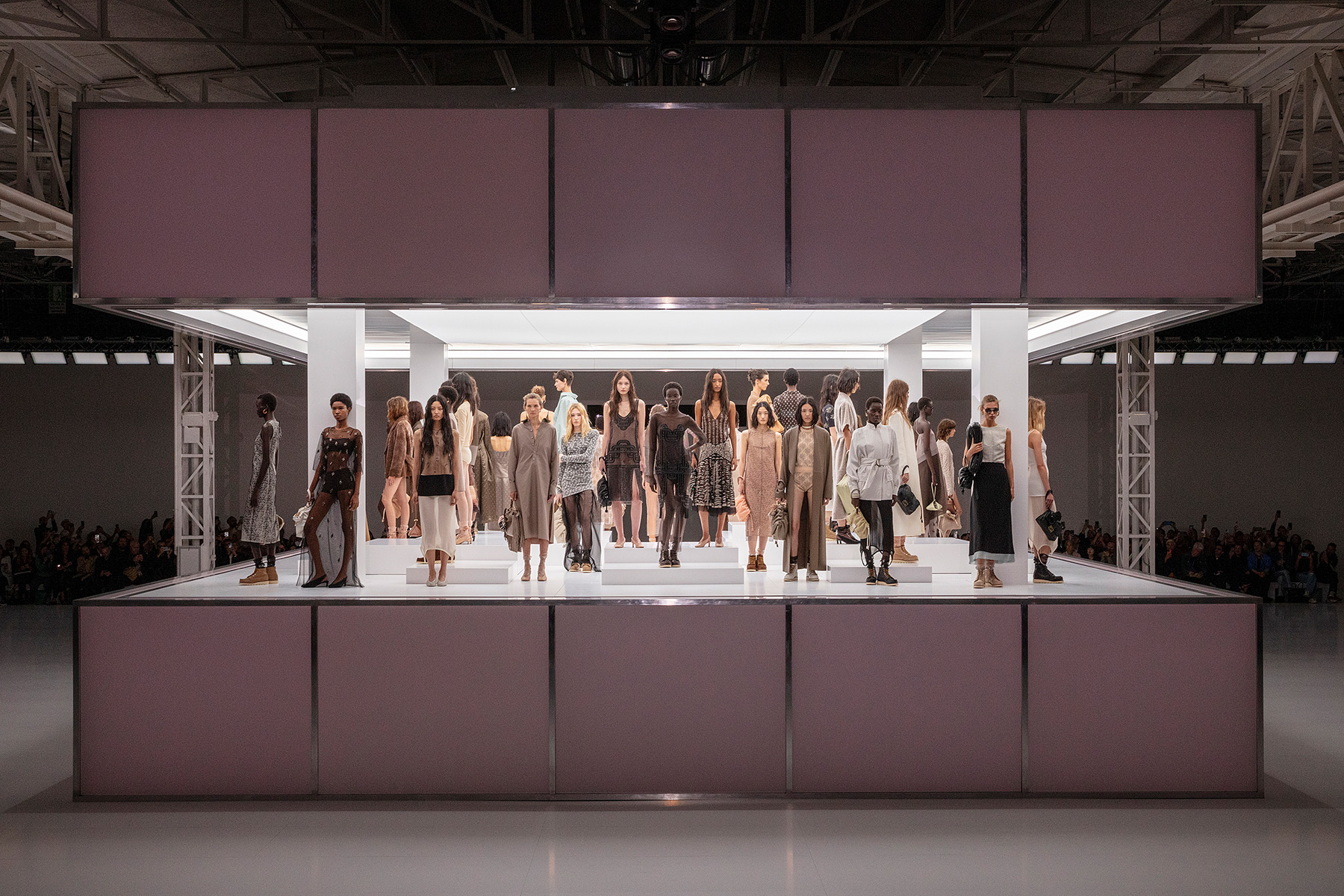 Fendi Défilé Spring Summer 25 - Creaminal